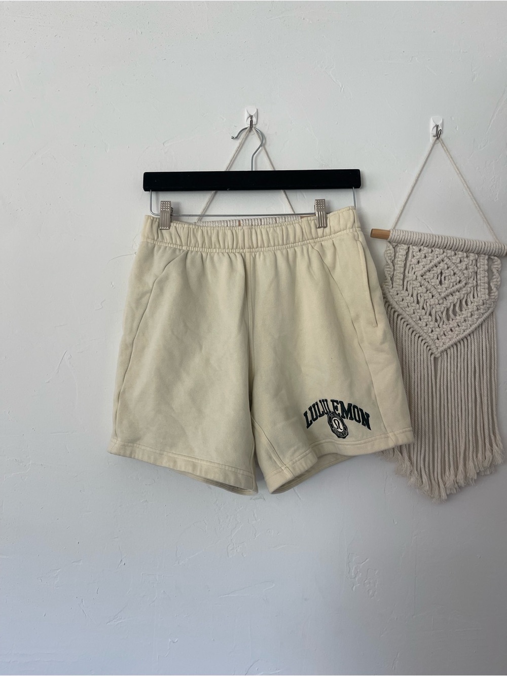 Lululemon Scuba Mid Rise Over Sized Shorts 7” Butter Cream